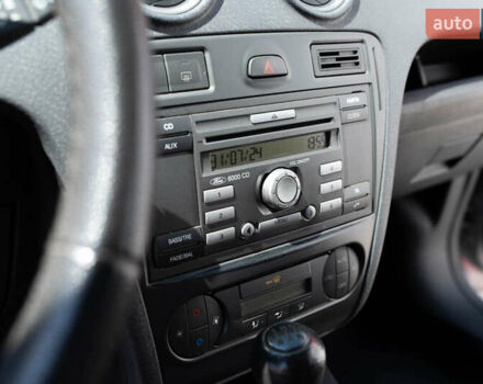 Серый Форд Фьюжн, объемом двигателя 1.4 л и пробегом 147 тыс. км за 4950 $, фото 14 на Automoto.ua