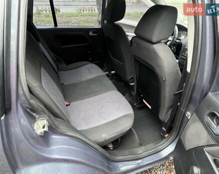 Сірий Форд Фьюжен, об'ємом двигуна 1.6 л та пробігом 343 тис. км за 4500 $, фото 9 на Automoto.ua