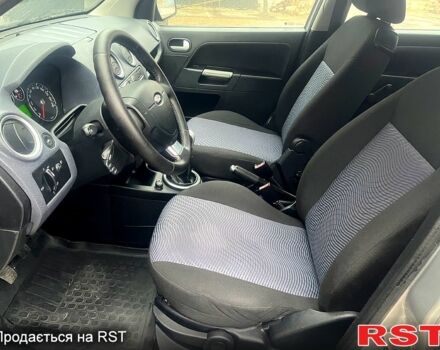 Серый Форд Фьюжн, объемом двигателя 1.6 л и пробегом 203 тыс. км за 5999 $, фото 4 на Automoto.ua