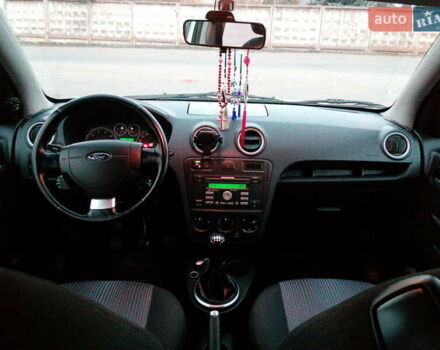Серый Форд Фьюжн, объемом двигателя 1.39 л и пробегом 130 тыс. км за 5650 $, фото 5 на Automoto.ua