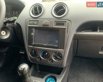 Серый Форд Фьюжн, объемом двигателя 1.39 л и пробегом 188 тыс. км за 6500 $, фото 13 на Automoto.ua