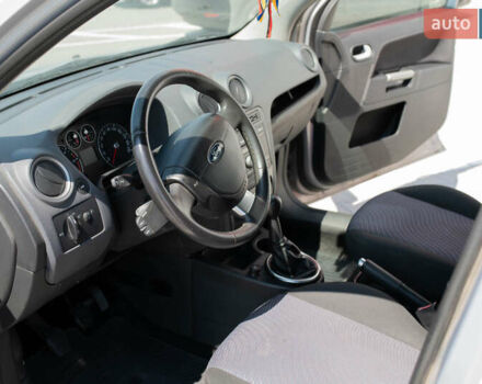 Серый Форд Фьюжн, объемом двигателя 1.4 л и пробегом 147 тыс. км за 4950 $, фото 8 на Automoto.ua