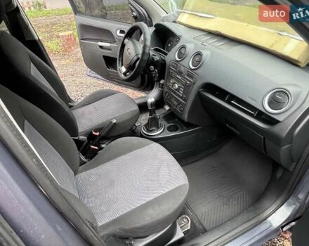 Сірий Форд Фьюжен, об'ємом двигуна 1.6 л та пробігом 343 тис. км за 4500 $, фото 8 на Automoto.ua