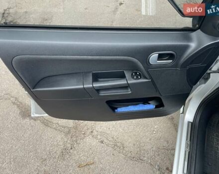 Сірий Форд Фьюжен, об'ємом двигуна 1.4 л та пробігом 130 тис. км за 5699 $, фото 15 на Automoto.ua