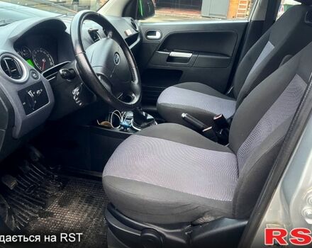 Серый Форд Фьюжн, объемом двигателя 1.6 л и пробегом 150 тыс. км за 6700 $, фото 4 на Automoto.ua