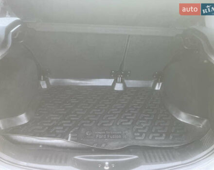 Сірий Форд Фьюжен, об'ємом двигуна 1.6 л та пробігом 143 тис. км за 5999 $, фото 16 на Automoto.ua