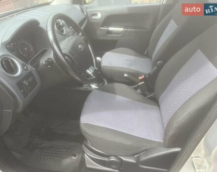 Сірий Форд Фьюжен, об'ємом двигуна 1.6 л та пробігом 143 тис. км за 5999 $, фото 5 на Automoto.ua