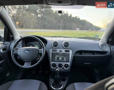 Серый Форд Фьюжн, объемом двигателя 1.4 л и пробегом 141 тыс. км за 5550 $, фото 13 на Automoto.ua