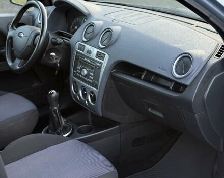 Серый Форд Фьюжн, объемом двигателя 1.4 л и пробегом 141 тыс. км за 5550 $, фото 9 на Automoto.ua