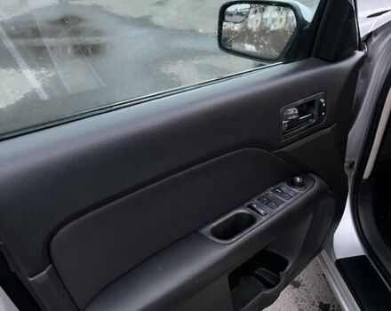 Сірий Форд Фьюжен, об'ємом двигуна 2.49 л та пробігом 140 тис. км за 7000 $, фото 29 на Automoto.ua