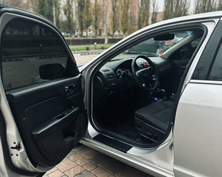 Серый Форд Фьюжн, объемом двигателя 2.49 л и пробегом 217 тыс. км за 7000 $, фото 12 на Automoto.ua