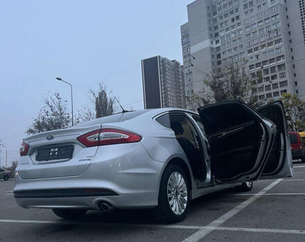 Серый Форд Фьюжн, объемом двигателя 0 л и пробегом 181 тыс. км за 11400 $, фото 10 на Automoto.ua
