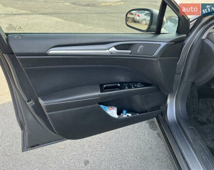 Сірий Форд Фьюжен, об'ємом двигуна 2 л та пробігом 205 тис. км за 11200 $, фото 14 на Automoto.ua