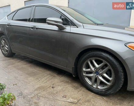 Серый Форд Фьюжн, объемом двигателя 2.49 л и пробегом 195 тыс. км за 9200 $, фото 5 на Automoto.ua