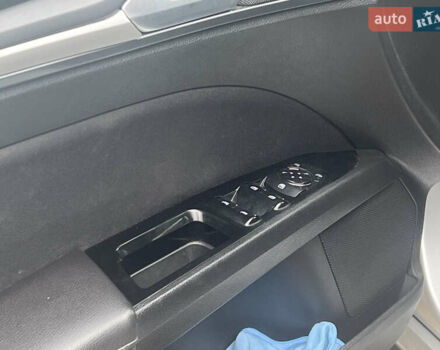 Серый Форд Фьюжн, объемом двигателя 2.5 л и пробегом 235 тыс. км за 7999 $, фото 15 на Automoto.ua