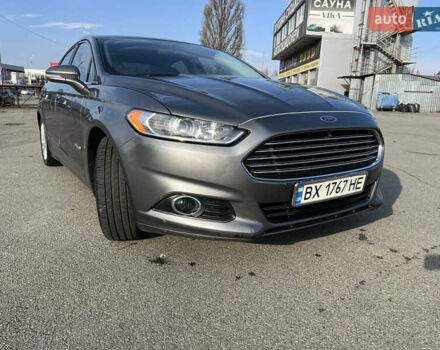 Сірий Форд Фьюжен, об'ємом двигуна 2 л та пробігом 205 тис. км за 11200 $, фото 4 на Automoto.ua