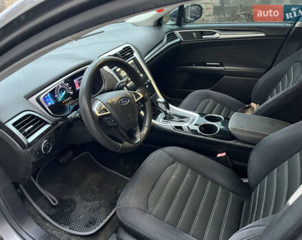 Серый Форд Фьюжн, объемом двигателя 2.49 л и пробегом 195 тыс. км за 9200 $, фото 9 на Automoto.ua