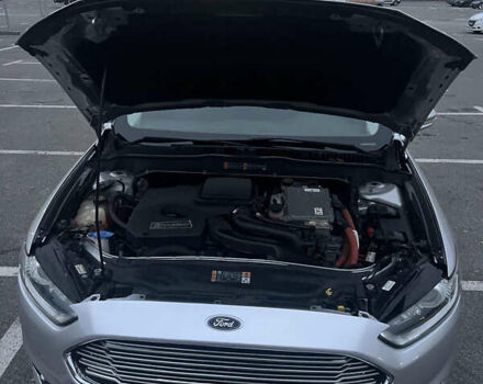 Серый Форд Фьюжн, объемом двигателя 0 л и пробегом 181 тыс. км за 11400 $, фото 14 на Automoto.ua