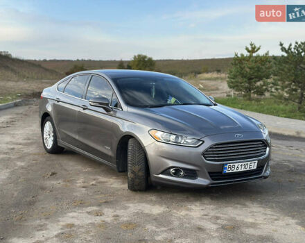 Серый Форд Фьюжн, объемом двигателя 2 л и пробегом 244 тыс. км за 9999 $, фото 3 на Automoto.ua