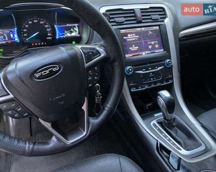 Сірий Форд Фьюжен, об'ємом двигуна 2 л та пробігом 220 тис. км за 12700 $, фото 17 на Automoto.ua