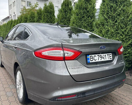 Серый Форд Фьюжн, объемом двигателя 2 л и пробегом 202 тыс. км за 12000 $, фото 1 на Automoto.ua