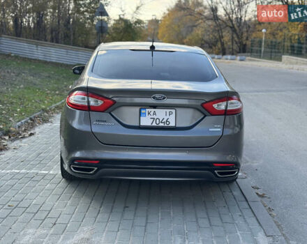 Серый Форд Фьюжн, объемом двигателя 2 л и пробегом 248 тыс. км за 8100 $, фото 3 на Automoto.ua