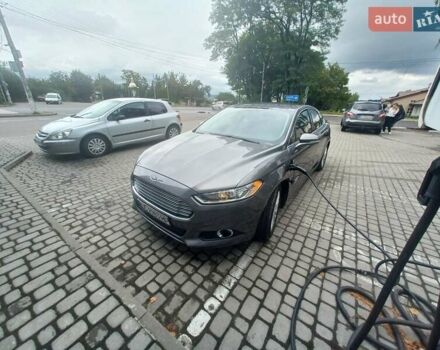 Сірий Форд Фьюжен, об'ємом двигуна 2 л та пробігом 205 тис. км за 10250 $, фото 5 на Automoto.ua