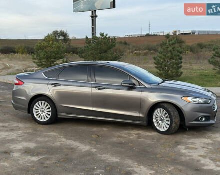 Серый Форд Фьюжн, объемом двигателя 2 л и пробегом 244 тыс. км за 9999 $, фото 4 на Automoto.ua