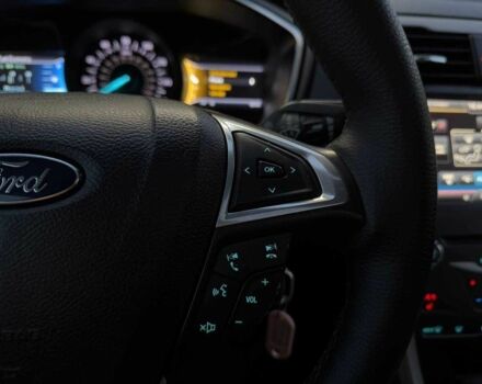 Сірий Форд Фьюжен, об'ємом двигуна 0 л та пробігом 223 тис. км за 9990 $, фото 23 на Automoto.ua