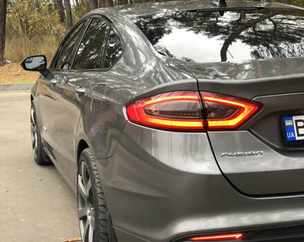 Сірий Форд Фьюжен, об'ємом двигуна 2 л та пробігом 220 тис. км за 12700 $, фото 4 на Automoto.ua