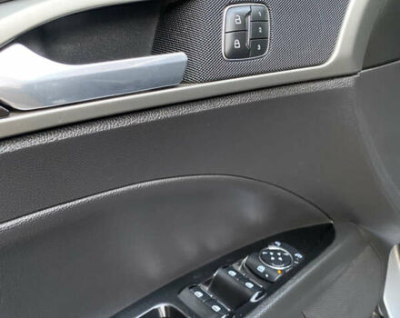 Сірий Форд Фьюжен, об'ємом двигуна 2 л та пробігом 220 тис. км за 12700 $, фото 22 на Automoto.ua