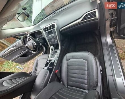 Серый Форд Фьюжн, объемом двигателя 1.6 л и пробегом 198 тыс. км за 8300 $, фото 5 на Automoto.ua