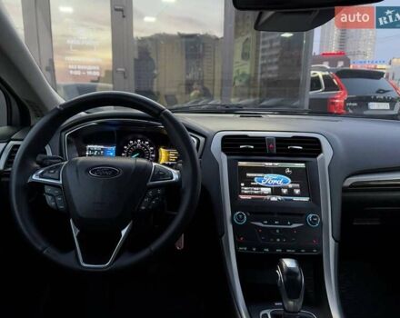 Серый Форд Фьюжн, объемом двигателя 1.6 л и пробегом 223 тыс. км за 9990 $, фото 13 на Automoto.ua