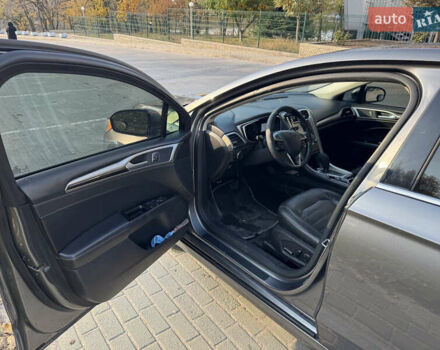 Сірий Форд Фьюжен, об'ємом двигуна 2 л та пробігом 248 тис. км за 9199 $, фото 7 на Automoto.ua