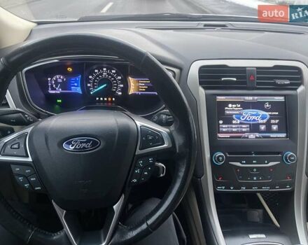 Серый Форд Фьюжн, объемом двигателя 1.6 л и пробегом 135 тыс. км за 7400 $, фото 15 на Automoto.ua