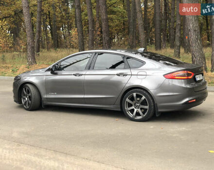 Сірий Форд Фьюжен, об'ємом двигуна 2 л та пробігом 220 тис. км за 12700 $, фото 14 на Automoto.ua