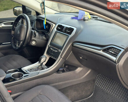 Серый Форд Фьюжн, объемом двигателя 2 л и пробегом 244 тыс. км за 9999 $, фото 13 на Automoto.ua