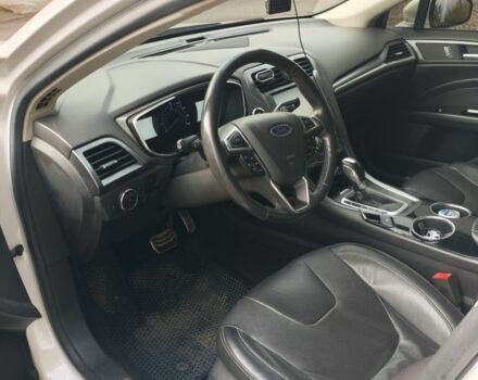 Сірий Форд Фьюжен, об'ємом двигуна 2 л та пробігом 207 тис. км за 11000 $, фото 4 на Automoto.ua