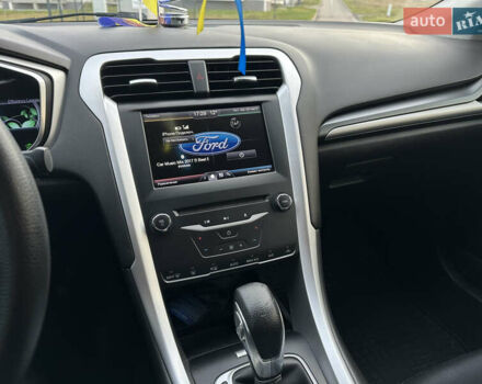 Серый Форд Фьюжн, объемом двигателя 2 л и пробегом 244 тыс. км за 9999 $, фото 27 на Automoto.ua