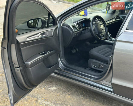 Серый Форд Фьюжн, объемом двигателя 2 л и пробегом 244 тыс. км за 9999 $, фото 17 на Automoto.ua