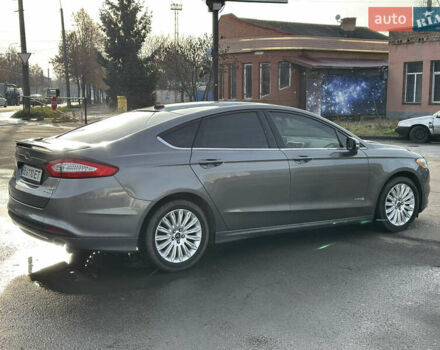 Серый Форд Фьюжн, объемом двигателя 2 л и пробегом 244 тыс. км за 9650 $, фото 4 на Automoto.ua