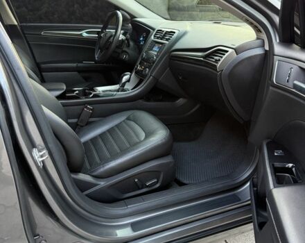 Сірий Форд Фьюжен, об'ємом двигуна 2 л та пробігом 175 тис. км за 11000 $, фото 4 на Automoto.ua