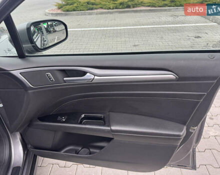 Сірий Форд Фьюжен, об'ємом двигуна 2 л та пробігом 303 тис. км за 9200 $, фото 23 на Automoto.ua