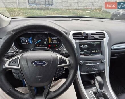 Серый Форд Фьюжн, объемом двигателя 2 л и пробегом 162 тыс. км за 10500 $, фото 7 на Automoto.ua