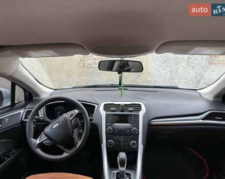 Серый Форд Фьюжн, объемом двигателя 2.5 л и пробегом 227 тыс. км за 8800 $, фото 5 на Automoto.ua