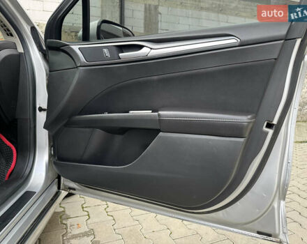 Серый Форд Фьюжн, объемом двигателя 2.5 л и пробегом 227 тыс. км за 8800 $, фото 9 на Automoto.ua