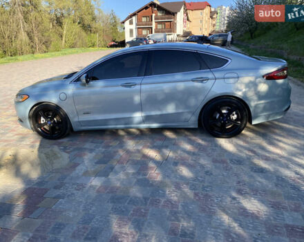 Серый Форд Фьюжн, объемом двигателя 2 л и пробегом 174 тыс. км за 12500 $, фото 3 на Automoto.ua