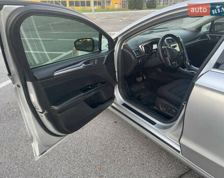 Форд Фьюжн 2014 в Черновцах на Automoto.ua Серый Форд Фьюжн, объемом двигателя 2.49 л и пробегом 230 тыс. км за 9300 $, фото 5 на Automoto.ua