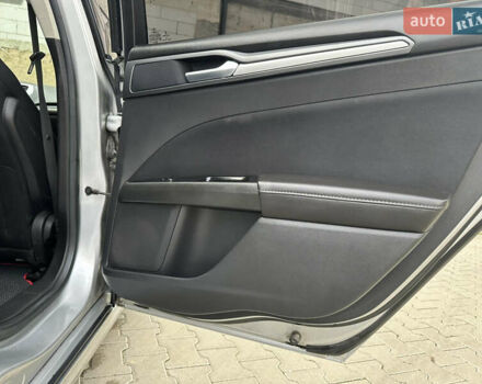 Серый Форд Фьюжн, объемом двигателя 2.5 л и пробегом 227 тыс. км за 8800 $, фото 7 на Automoto.ua