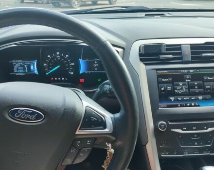 Сірий Форд Фьюжен, об'ємом двигуна 2 л та пробігом 197 тис. км за 12500 $, фото 5 на Automoto.ua